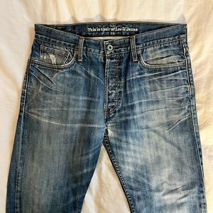 Beautifully worn Levi’s 539 vintage straight 34x32